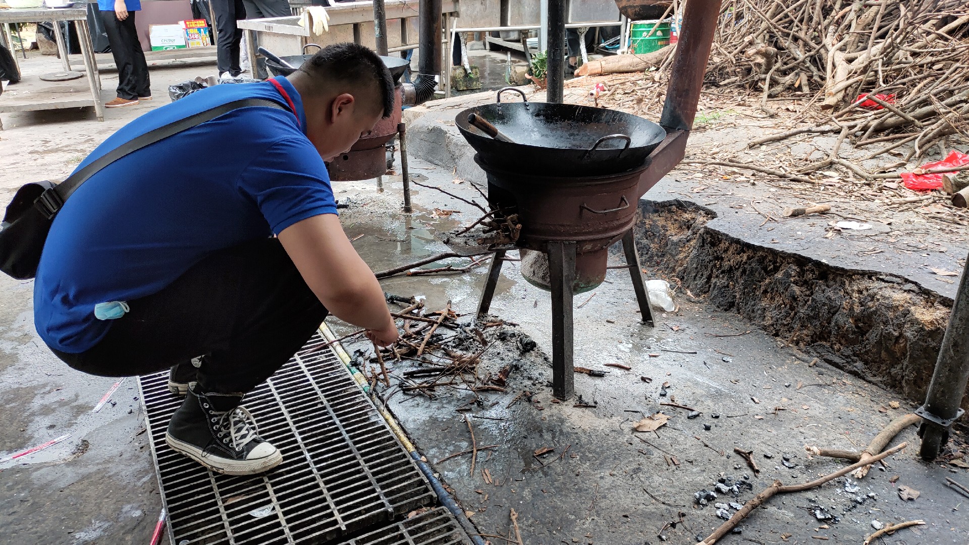 松湖騎行，穿樹飛花；農(nóng)家休閑，擁抱自然